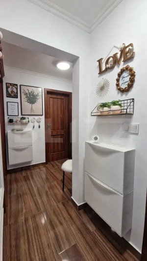 Apartament de vânzare 3 camere, 55 mp, zona Micro 17 - imagine 12