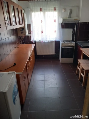 Vând apartament cu 3 camere în orașul Bumbești-Jiu - imagine 4
