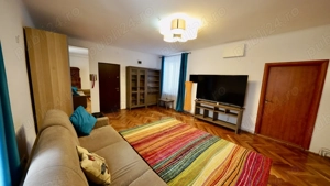 5 camere - Centru Vechi - Poarta Schei 24    (2 dormitoare, 2 livinguri)   3 băi   terasă   renovat  - imagine 2