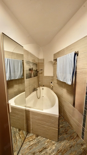 5 camere - Centru Vechi - Poarta Schei 24    (2 dormitoare, 2 livinguri)   3 băi   terasă   renovat  - imagine 5