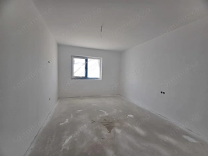 Despartit prin garaj. Posibilitate personalizare - imagine 3