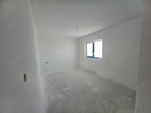 Despartit prin garaj. Posibilitate personalizare - imagine 2