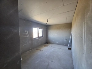 Garaj. Toate utilitatile. Posibilitate personalizare - imagine 5