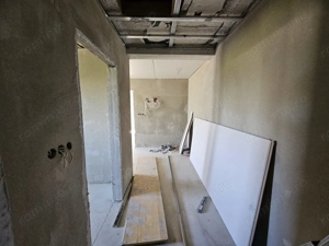 Garaj. Toate utilitatile. Posibilitate personalizare - imagine 6