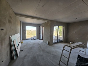 Garaj. Toate utilitatile. Posibilitate personalizare - imagine 2