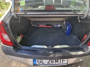Dacia Logan, 1.6 benzină, 137 000 Km, 1350e negociabil - imagine 8