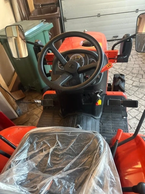 Tractor Kubota B1161 4x4 Diesel - imagine 6