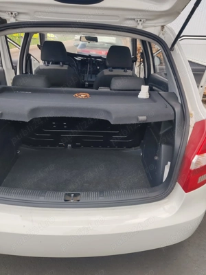 Skoda Fabia 2013, 1.2, benzina, imbunatatiri, 207000 km, navigatie, camera mansalier 3600 Eur - imagine 5 Skoda Fabia 2013, 1.2, benzina, imbunatatiri, 207000 km, navigatie, camera mansalier 3600 Eur - imagine 5