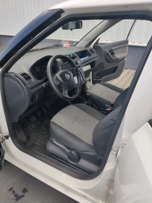 Skoda Fabia 2013, 1.2, benzina, imbunatatiri, 207000 km, navigatie, camera mansalier 3600 Eur - imagine 7 Skoda Fabia 2013, 1.2, benzina, imbunatatiri, 207000 km, navigatie, camera mansalier 3600 Eur - imagine 7