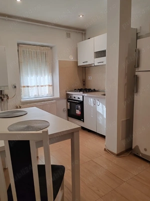 Inchiriez Garsoniera Zona 1 Mai 48 Mp - imagine 4 Inchiriez Garsoniera Zona 1 Mai 48 Mp - imagine 4