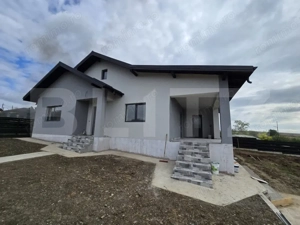 Casa 5 camere 160 mp utili, 500 mp teren, zona Dumesti