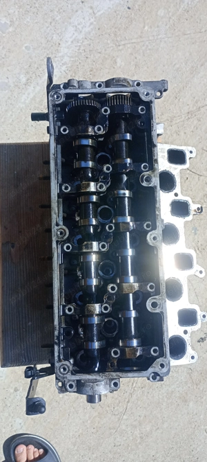 Chiuloasă Audi CJCD Euro 5 , pompa de ulei capac motor  - imagine 2