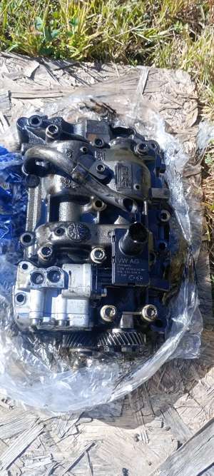 Chiuloasă Audi CJCD Euro 5 , pompa de ulei capac motor  - imagine 7