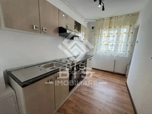 Apartament 3 camere, etaj 1/4 zona NORD, 65mp - imagine 3