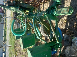 vînd semanatoare porumb 