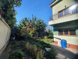 Victoria - Intre strada Poporului si Bulevardul Lapusneanu! Vila tip duplex P+1+M   - imagine 2