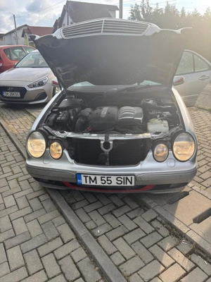 Mercedes E220 Avangard - imagine 5 Mercedes E220 Avangard - imagine 5