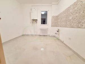 Apartament 3 camere, Renovat 2025, MODERN, etaj 3,Bacau - imagine 7