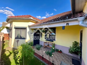 Casa moderna, spațioasa, curte generoasa pe un nivel în Sura Mare