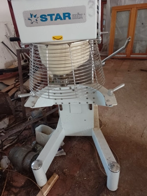 Malaxor aluat profesionale 