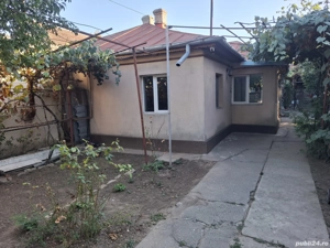 Vând casă lângă B-dul Laminorului 