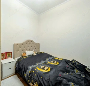 O Casa si  un apartament intr-o  curte individuala in centrul Oradiei - imagine 4