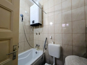O Casa si  un apartament intr-o  curte individuala in centrul Oradiei - imagine 6