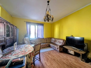 O Casa si  un apartament intr-o  curte individuala in centrul Oradiei - imagine 3