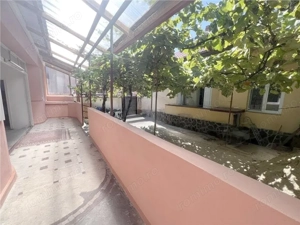 O Casa si  un apartament intr-o  curte individuala in centrul Oradiei - imagine 2
