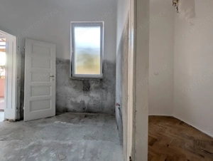 O Casa si  un apartament intr-o  curte individuala in centrul Oradiei - imagine 10