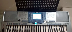 Orga Yamaha PSR 1100 cu stick USB