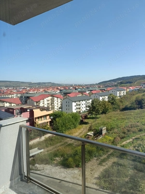Inchiriez apartament cu garaj - imagine 8