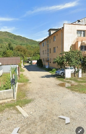 Apartament 2 camere + curte + grădină + garaj