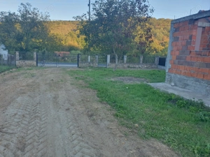 Casă de vânzare la roșu - imagine 2