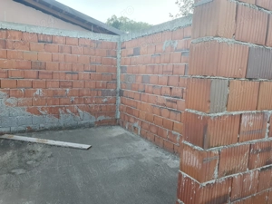 Casă de vânzare la roșu - imagine 7