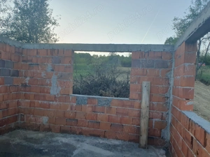 Casă de vânzare la roșu - imagine 5