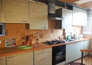 PUNCTELE CARDINALE - CENTRAL - 3 CAMERE - 2 BAI - CENTRALA PROPRIE - CLIMA - ETAJ 3 - BOXA - imagine 5 PUNCTELE CARDINALE - CENTRAL - 3 CAMERE - 2 BAI - CENTRALA PROPRIE - CLIMA - ETAJ 3 - BOXA - imagine 5