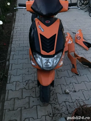 Vand scuter pentru dezmembari. - imagine 5 Vand scuter pentru dezmembari. - imagine 5