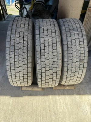 Vand 3 anvelope 315/70/22.5 de tractiune +jante 