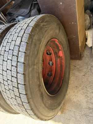 Vand 3 anvelope 315/70/22.5 de tractiune +jante  - imagine 3