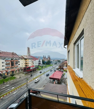 Apartament cu 3 camere de vânzare în zona Central - imagine 2
