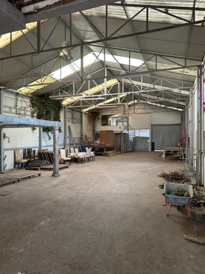 Mangalia hala de inchiriat