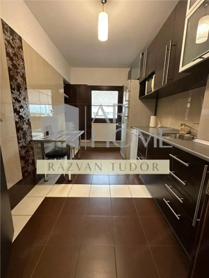 Apartament 2 camere, bloc 1984, in Ploiesti, zona centrala ,P-ta Mihai Vitezul - imagine 2