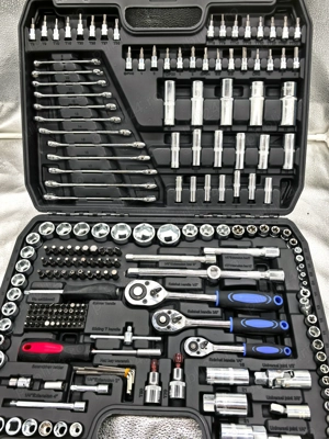 Set scule complet 216 piese Supamaster 399 lei