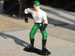 Figurina muncitor plastic cu postament pentru diorame 5 cm