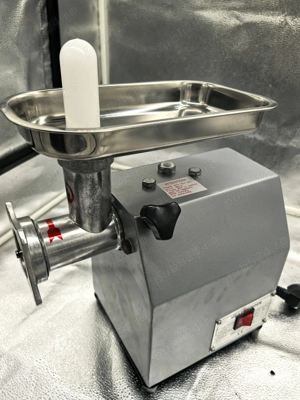 Masina de tocat carne profesionala 750W 599 lei