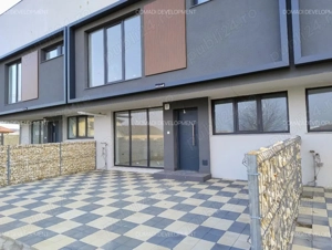 Casa tip triplex cu gradina privata si 2 locuri de parcare incluse
