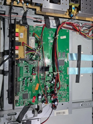 placa de baza 17mb32 de pe tv Myria my32736 bk