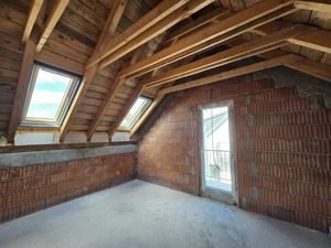 SAD la parter. Apartament cu 3 camere la Etaj si Mansarda! - imagine 11 SAD la parter. Apartament cu 3 camere la Etaj si Mansarda! - imagine 11