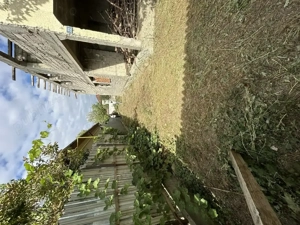 Vând casă în construcție.